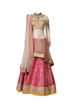 Indian Bridal Couture, Indian Women Fashion, India Dress, Pink Lehenga, Elegant Prom Dresses, Indian Bridal Fashion, Indian Couture, Indian Wedding Outfits, Traditional Attire