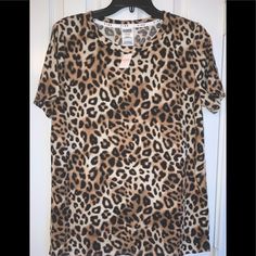 Nwt. Pink Leopard Print Tee Shirt. Size Large. Cotton/Polyester In Material. Leopard Design Makes It Very Versatile. Nice Top For Lounging Around The House Or Wearing Out. Burgundy Shorts, Crop Top Tees, Pink Leopard Print, Blue Tee, Pink Sequin, Pink Tshirt, Short Sleeve Cropped Top, Pink Leopard, Tee Shirt Print