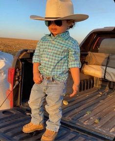 Country Baby Pictures, Western Baby Clothes, Baby Boy Cowboy, Mode Country, Country Baby Boy, Baby Clothes Country, Toddler Wearing, Western Babies