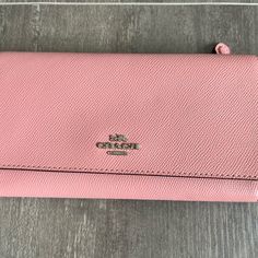 Nwot, Smoke Free Home Coach Bags Pink, Pink Wallet, Bags Pink, Pink Bag, Coach Bags, Wallets, Bag Lady, Wallet, Pink