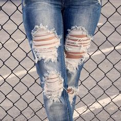 From Summer to Fall: Transitional Ripped Jeans Outfits