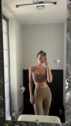 Gym Vibes, Hot Pilates, 2024 Aesthetic, Fitness Outfits, Goals Inspiration, Lifestyle Aesthetic, Instagram Feed Inspiration, Fitness Inspiration Body, Workout Outfits