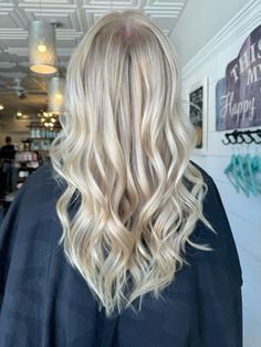 High maintenance/highlight/ solid blonde/ icy tone Blonde Heavy Highlights, Blonde With Money Piece, Solid Blonde, Heavy Highlights, Icy Blonde Highlights, Cool Blonde Highlights, Full Highlight, Partial Highlights, Money Piece