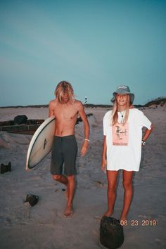 Surfer Vs Skater Spirit Day, Surfergirl Style, Surfing Lifestyle, Surf Girl Style, Surfing Aesthetic, Surf Aesthetic, Surf Vibes, Salty Hair, Surf Lifestyle