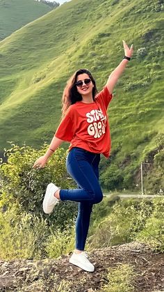 Pose Women, Road Photography, Celebrity Casual Outfits, Trendy Outfit Ideas, Beautiful Casual Dresses, Nainital, Dressy Casual Outfits, Stylish Dpz, Desi Fashion Casual