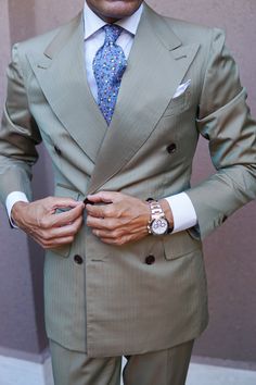 Elegant Green Formal Suit, Luxury Green Formal Suits, Elegant Green Suit With Pressed Crease, Elegant Green Double Breasted Business Suit, Elegant Green Blazer For Business, Elegant Green Business Blazer, Classic Green Tuxedo For Formal Occasions, Classic Green Tuxedo For Formal Events, Green Luxury Tuxedo For Formal Occasions