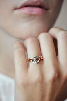 I LOOOOOVE this wedding ring set. Engagement Etiquette, Vans Girl, Ring Selfie, Stacked Wedding Rings, Gorgeous Engagement Ring, Put A Ring On It, Champagne Diamond, In The Middle