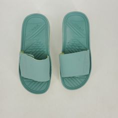 Vionic Womens Rejuvenate Slip On Slides Wasabi Unisex Never Worn Excellent Condition Women Size 9 / Men Size 7.5 Vionic Shoes, Women's Shoes Sandals, Shoes Sandals, Slides, Slip On, Size 7, Womens Sizes, Women Shoes, Sandals