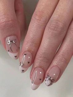 Nagel Tips, Colorful Nails, Fake Nails With Glue, Stick On Nails, Nail Art Hacks, Artificial Nails, Gold Nails, Stiletto Nails, False Nails