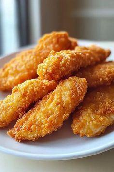 Crispy Chicken Tender Recipes, Buttermilk Chicken Recipes, Chicken Tenders Crispy, Oven Fried Chicken Tenders, Buttermilk Oven Fried Chicken, Buttermilk Chicken Tenders, Homemade Chicken Tenders, Fried Chicken Strips, Breaded Chicken Tenders