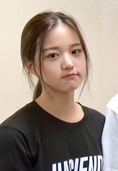 Here's How Every Member Of IVE Looks Like Without A Speck Of Makeup On Wonyoung No Makeup, Cute Pickup Lines, Zero Wallpaper, Clear Glowing Skin, Face Icon, Bare Face, No Makeup, Skin Complexion, Without Makeup