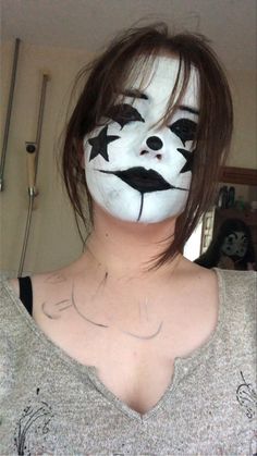 Face Paint Ideas Full Face, Jester Makeup The Garden, Black And White Jester Makeup, Jester Face Paint, Clown Makeup Black And White, Jester Reference, Black And White Clown Makeup, Gothic Clown Makeup, Corpse Makeup