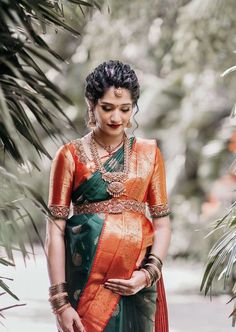 Sreemantham Saree Ideas, Indian Maternity Photos Saree, South Indian Seemantham Photos, Blouse Design For Seemantham, Seemantham Look, Valakappu Saree, Maternity Blouse Designs, Baby Shower Saree Indian Green