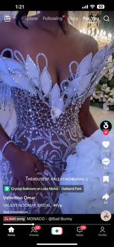 Met Gala Black Women, Old Hollywood Glamour Prom Dresses, Prom Dress Diamonds, Extra Prom Dresses, Diamond Prom Dresses, Crystal Prom Dress