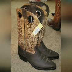 Men's Size 10.5 D Cowboy Boots. Never Worn. Western Moc Toe Boots With Branded Insole, Leather Sole Moto Boots For Rodeo, Brown Biker Boots, Sorel Mens Boots, Ariat Cowboy Boots, Cowboy Boots Mens, Steel Toe Shoes, Steel Toe Boots, Ankle Boots Men