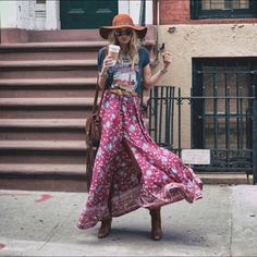 Rare Vintage Spell And The Gypsy Folktown Skirt Pre-Loved Condition. Zero Flaws Except For One Button Cover Is Missing (Common With These Skirts). No Snags. Tassels In Tact. Not 100% Sure If I Want To Sell. Just Thought I’d Put Some Feelers Out There. Small Smoke And Pet Free Home Bohemian Red Skirt For Day Out, Red Full-length Maxi Skirt For Summer, Bohemian Red Bottoms For Day Out, Red Bohemian Bottoms For Day Out, Bohemian Schick, Hippie Mode, Moda Hippie, Look Boho Chic, Boho Styl