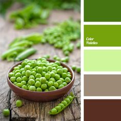 peas in a bowl on a wooden table