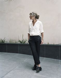 Paradise Garage, Minimal Life, Rolled Jeans, Outfit Classic, Parisienne Chic, Advanced Style, Ageless Style, Margaret Howell, Clothes Closet