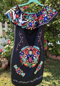 Hola Reinas, we are testing out these off the shoulder colorful dresses to see how you like them. The perfect dresses for these holiday parties. DM us or email us if you would like us to bring more! Sizing LARGE SIZE: 12/14 BUST: 36-38 inches WAIST: 29.5-31 inches HIP: 40-41.5 LIMITED SIZE AND QUANTITY LIMITED TIME PRICING FINAL SALE Black Off Shoulder Summer Dress, Multicolor Off-shoulder Mini Dress For Party, Black Off-shoulder Summer Dress, Black Sleeveless Holiday Dress, Fitted Black Dress For Fiesta, Bohemian Off-shoulder Mini Dress For Party, Multicolor Off Shoulder Summer Party Dress, Multicolor Off-shoulder Dress For Summer Party, Bohemian Off-shoulder Multicolor Mini Dress