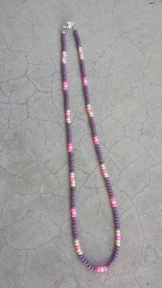 Golf Necklace, قلادات متدلية, Surfer Jewelry, Beaded Jewelry Necklaces, Surfer Necklace, Beaded Necklace Designs, Beaded Necklace Diy, Necklace Purple, Diy Bracelet Designs