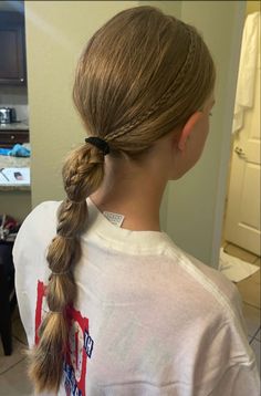 Equestrian Hairstyles, Beach Farmhouse Decor, Tennis Hairstyles, Football Hairstyles, Tennis Hair, Cute Sporty Hairstyles, Soccer Hairstyles, Beach Farmhouse, Volleyball Hair