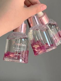 Koleksi Parfum, Fragrances Perfume Woman, Cosmetic Packaging Design, Perfume Scents, Perfume Lover, Bath And Body Care, Body Skin Care Routine