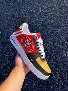 Aesthetic Sports, Nfl Shoes, Streetstyle Aesthetic, Nike Air Max Jordan, Design Sneakers, Nfl 49ers, Custom Painted Shoes, Valley City, Sneaker Art