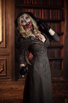 Elisabeth Swan, Scream Halloween Costume, Resident Evil Costume, Bela Dimitrescu, Horror Halloween Costumes, Resident Evil Village, Resident Evil Collection, Hallowen Costume