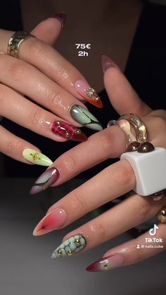 Earth Girl Nails, Earthy Green Nails, Earthy Nails Designs, Earthy Tone Nails, Multi Colored Nails, Earthy Nails, College Nails, Artsy Nails, Asian Nails