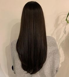 Unlocking the Art of Hair Colouration Dark Chestnut Hair, Dark Brown Long Hair, Dark Brown Hair Color Ideas, Espresso Hair, Bob Pixie Haircut, Espresso Hair Color, Mocha Brown Hair, Hair Color Styles, Deep Brown Hair