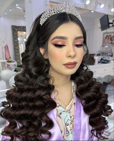 Sweet Sixteen Hairstyles With Tiara, Side Part Quince Hairstyles, Quince Hair Styles, Sweet 15 Hairstyles, Quinceanera Hairstyles Half Up Half Down, Peinados Para Xv Años, Beauty Pageant Makeup, Xv Hairstyles