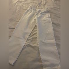 Xsmall Worn Once Or Twice Nothing Wrong With Them Just Don’t Fit Me Basically Brand New Aritzia Pants, Wide Leg Sweatpants, Track Pants, Pant Jumpsuit, Wide Leg, Sweatpants, Color White, Track, Brand New