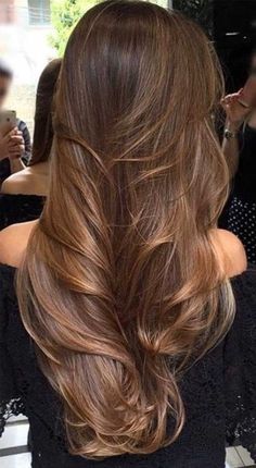 #hair #brunette #prettyhair #hairstyles #haircare #hairproducts #brownhair Beachy Balayage, Color Balayage, Caramel Hair, Hair Color Light Brown, Brown Hair Balayage, Brown Balayage, Light Hair Color, Trendy Hair Color, Brown Blonde Hair