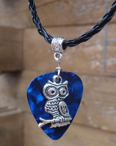 Woodland Owl Guitar Pick Necklace - Choice of Color. Guitar Picks Crafts, Guitar Picks Diy, Guitar Pick Case, Guitar Jewelry, Guitar Pick Jewelry, Pick Necklace, Woodland Owl, Guitar Pick Necklace, Diy Jewelry Necklace