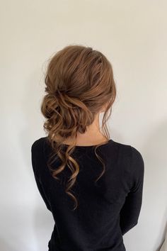 Prom Updos Front View, Formal Updo Long Hair, Formal Updos For Long Hair Elegant Wedding, Prom Hairstyles Thick Hair, Bridal Hair Boho Updo, Loose Wedding Updos For Long Hair, Updo Hairstyles Fancy, Prom Hairstyles For Long Thick Hair Updo, Updo Messy Hairstyles