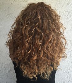 Penteado Cabelo Curto, Permed Hairstyles, Curly Hair Cuts, Hair Envy, Grunge Hair, Long Curly Hair, Curly Girl, Long Curly, Hair Dos