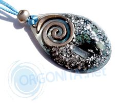 orgonite - Pendant Orgonite Pendant, Wire Jewelry Making, Crystal Meanings, Colored Gems, Lovely Jewellery