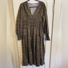 Doen Cecily Dress Black Poppy Bell Floral Size Xl. Excellent Used Condition. Side Zipper Closure. Shirring On The Waist And Sleeves. Deep V-Neck With A Hook And Eye Closure To Provide A Little More Coverage. Midi Length. Liberty Fabric. Brown Floral Print Midi Dress For Fall, Flowy Long Sleeve Brown Midi Dress, Brown Flowy Long Sleeve Midi Dress, Black Poppy, Floral Color, Liberty Fabric, Deep V Neck, Midi Length, Side Zipper