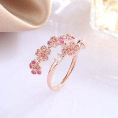 Material: Rose Gold /CZ Quantity:1pc Packing: Gift box 50MM=5 1/4US 52MM=6US 54MM=6 3/4US 56MM=7.5US 58MM=8 1/4US