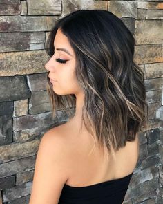 Soft Money Pieces Brunette, Short Layered Balayage, Dark Hair With Depth, Short Highlighted Hair, Black Hair With Blonde, Black Hair With Blonde Highlights, Blonde Highlights Ideas, Hair With Blonde Highlights