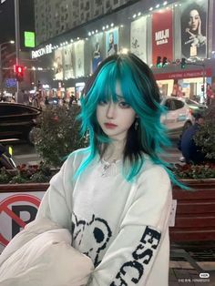 White Hair With Dyed Tips, Colored Layered Hair, Japanese Hair Color Ideas, Dark Colors Hair, Cool Hair Color Ideas, Short Grunge Hair, Dyed Hair Inspiration, Hair Inspiration Short