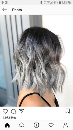 Grey Ombre Hair Short, Pelo Color Ceniza, The Butterfly Haircut, Ash Blonde Hair Balayage, Grey Ombre Hair, Grey Blonde Hair, Butterfly Haircut, Ombre Bob