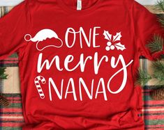 a red shirt that says one merry mama on it