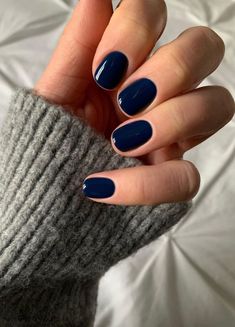 12 Old Money Nail Ideas That Are the Epitome of Quiet Luxury | The Everygirl Dark Blue Nails, Blue Gel Nails, Navy Nails, Navy Blue Nails, Cute Short Nails, Nail Colors Winter, Her Nails, Blue Nail Designs, Blue Nail