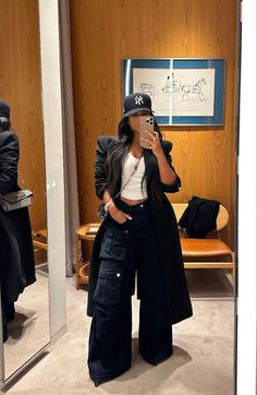 Embrace the cargo pants trend, a must-have for your Fall 2023 wardrobe. Click through to see the other 5 top fall fashion trends for 2023! Fall Italy Outfits, Chic Boots, Italy Outfits, Add To Cart, Looks Street Style, Streetwear Fashion Women, Outfits For Women, Look Here