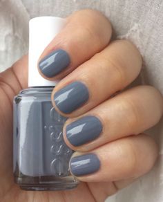 Gray Nail Colors, Nail Colors Essie, Essie Petal Pushers, Gray Nail, Unghie Nail Art, Nagellack Trends, Petal Pushers, Nails Winter