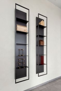 Metal Furniture Design Ideas, Mid Modern House, Modern Wall Shelves, Industrial Furniture Design, Black Wall Shelves, Furniture Design Chair, Furniture Details Design, Closet Layout, Dark Home Decor