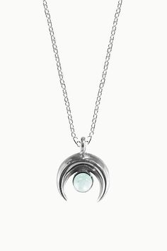 Welcome a sense of natural serenity when you're wearing our best seller Crescent Moon necklace with authentic Sivalya Rainbow Moonstone.
#sivalya #moonstone #necklace #sivalyajewelry #jewelry Moonstone Necklace Silver, Crescent Moon Necklace, Moonstone Necklace, Everyday Accessories, Green Amethyst, Moon Necklace, Gemstone Bracelets