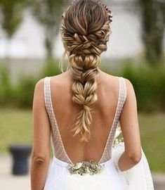 Peinados y recogidos con trenzas: inspírate con estas ideas Coquette Hair, Pretty Ponytails, Ponytail Updo, Bridal Braids, Wedding Braids, Wedding Updo