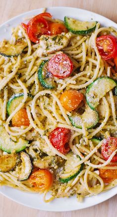 Basil Pesto Chicken Spaghetti with Zucchini and Cherry Tomatoes on a white plate Tomato Chicken Spaghetti, Pasta And Zucchini, Spaghetti With Chicken, Tomatoes And Zucchini, Pasta With Zucchini, Pesto Spaghetti, Chicken Tomatoes, Tomato Chicken, Recipes With Chicken